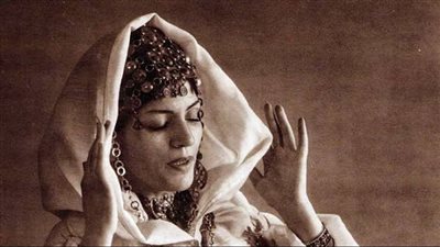 جوجل يحتفي بميلاد الكاتبة والمغنية الجزائرية طاووس عمروش