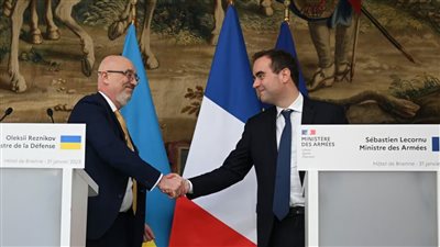 فرنسا تكشف حجم وأنواع الأسلحة التي سلمتها لأوكرانيا