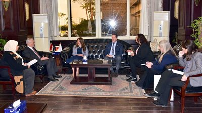 محافظ الأقصر يبحث سبل التعاون المشترك مع السفيرة الأمريكية بالقاهرة 