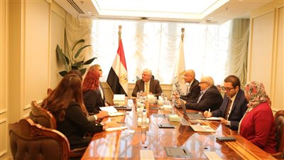 وزير التعليم العالي يبحث مع وفد بريطاني سبل تعزيز التعاون الأكاديمي والبحثي