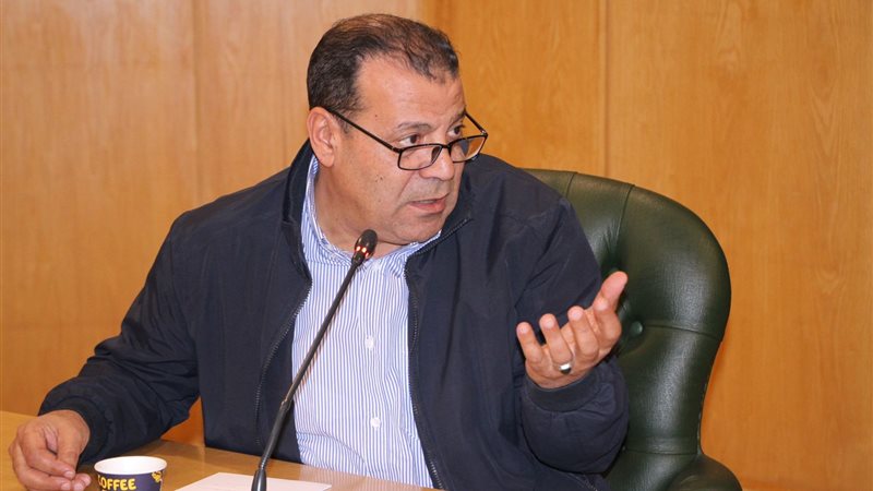 الكاتب الصحفي عصام