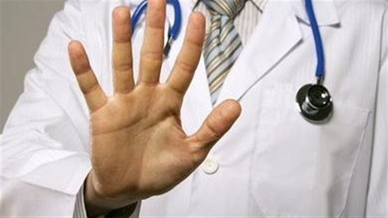 الاعتداء على الأطباء