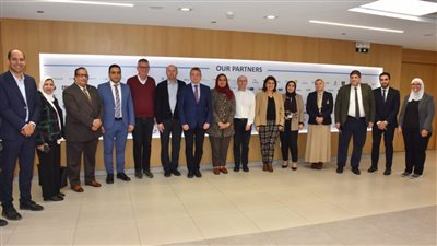 رئيس جامعة عين شمس يستقبل وفدا رفيع المستوى من الحكومة المجرية