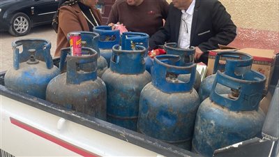 ضبط مستودع بالإسماعيلية تصرف بحصة أسطوانات غاز غير منزلى 