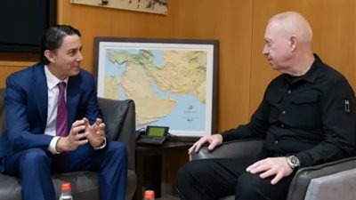 أول تعليق من وزير جيش الاحتلال على هجمات حزب الله