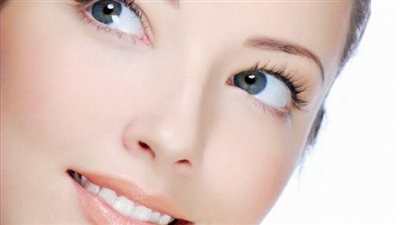 كريم نهاري يفتح البشرة ويعزز نضارتها ويحميها من التجاعيد 