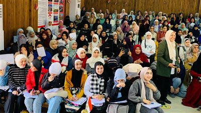 مدير تعليم الإسكندرية يتابع مجموعات الدعم المدرسي في برج العرب 