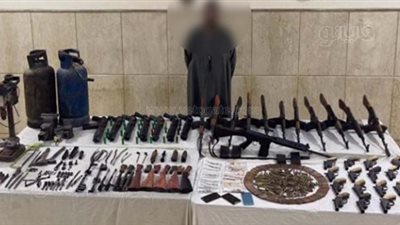 ضبط ورشة لتصنيع الأسلحة النارية في أسيوط بداخلها 38 قطعة سلاح ومخدرات
