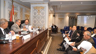 الحكومة تعترف بالفشل في إدارة المواقف والحل في إسنادها للقطاع الخاص