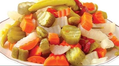  نصائح مهمة يجب اتباعها عند تخليل الخضروات (فيديو)