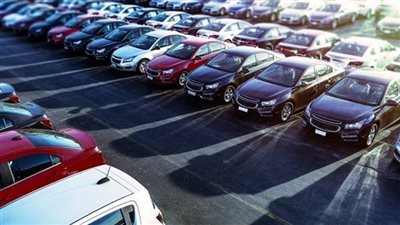شعبة السيارات تكشف عن الخاسرين من تراجع الأوفربرايس بعد انخفاض سعر الدولار