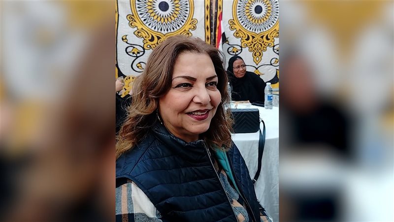 الفنانة عزة لبيب،