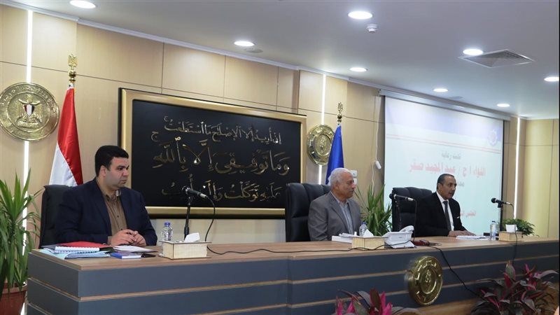 محافظ السويس: ١٣