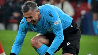 هوى من الهواء، سقوط كوميدي لحكم مباراة بايرن ميونخ ولاتسيو (فيديو)