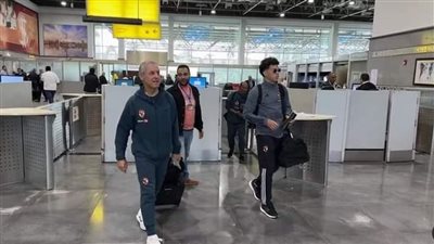 نهائي كأس مصر، بعثة الأهلي تصل مطار القاهرة استعدادا للسفر للسعودية لمواجهة الزمالك (فيديو)