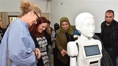  وفد من جامعة اسكس البريطانية يزور 