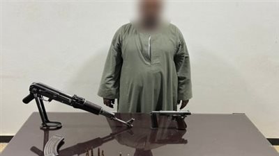 ضبط 7 عناصر إجرامية بحوزتهم كميات من الأسلحة النارية والمخدرات (صور)