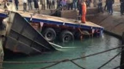 عجلة القيادة اختلت.. إصابة سائق في انقلاب سيارة نقل بالدقهلية 