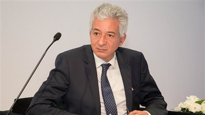 غرفة الجيزة التجارية تهنئ علاء عز لتجديد الثقة له أمينا عاما للاتحاد