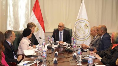 حجازي يبحث مع وفد البنك الدولي مستجدات تطوير التعليم قبل الجامعي 