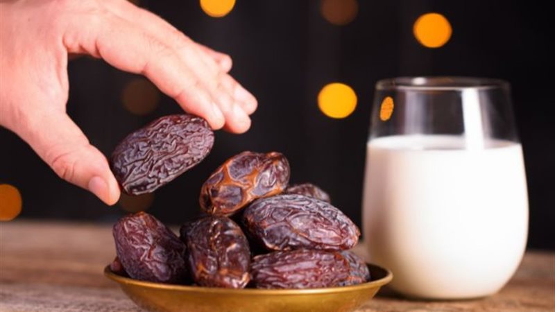 حكم إفطار المرأة