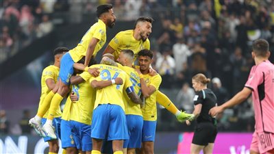 الدوري السعودي، النصر يتعادل مع الرائد 1/1 في الشوط الأول