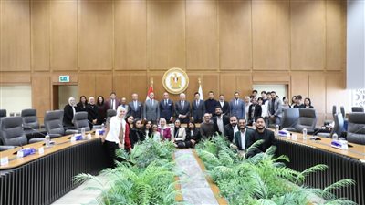 وزير التعليم العالي يستقبل وفدًا من فريق أستوديو التصميم الدولي