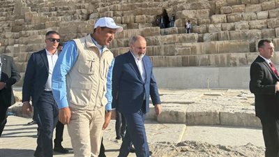 رئيس وزراء أرمينيا يزور منطقة آثار الهرم