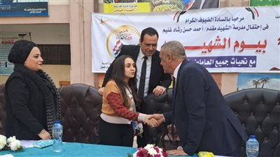 وكيل تعليم الدقهلية يشهد يوم الشهيد بمدرسة أحمد رشاد غنيم الثانوية بنات