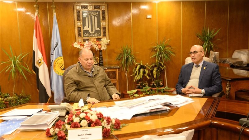 اجتماع محافظ أسيوط،
