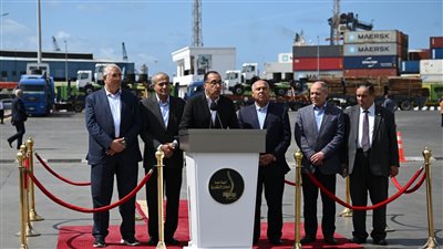 رسائل قوية لـ مدبولي بميناء الإسكندرية.. التواصل مع التجار لضبط الأسعار.. توجيه وزارة الداخلية بالضرب بيد من حديد على منظومة السوق السوداء