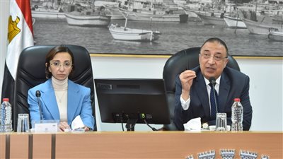 محافظ الإسكندرية يلتقي بائعي الكتب بشأن تطوير شارع النبي دانيال