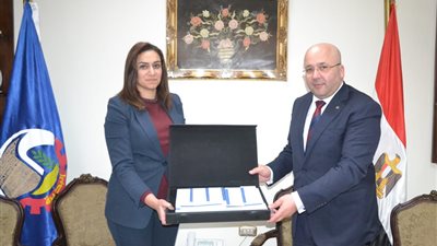 البنك الزراعي يتبرع بنصف مليون جنيه لدعم الأسر الأكثر احتياجًا بالبحيرة 