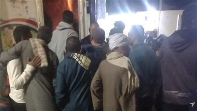 توفير السلع الغذائية المتنقلة بأسعار مخفضة لكافة قرى الخارجة بالوادي الجديد (صور)