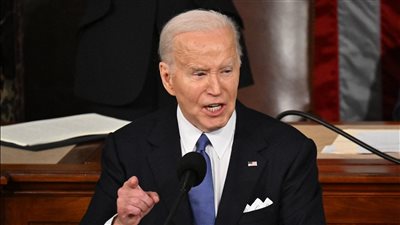 ميدفيديف يهاجم بايدن: مجنون ووصمة عار على أمريكا