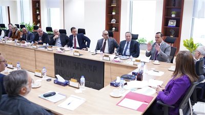 هالة السعيد ورضا حجازي يناقشان ملامح الخطة الاستثمارية لوزارة التربية والتعليم 