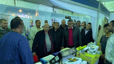 رئيس جهاز مدينة 6 أكتوبر يفتتح معرض 