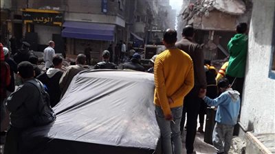 الصور الأولى لعقار الورديان المنهار في الإسكندرية 