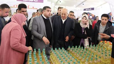 رئيس جهاز مدينة الشيخ زايد ووكيل تموين الجيزة يفتتحان معرض «أهلا رمضان» بالمدينة