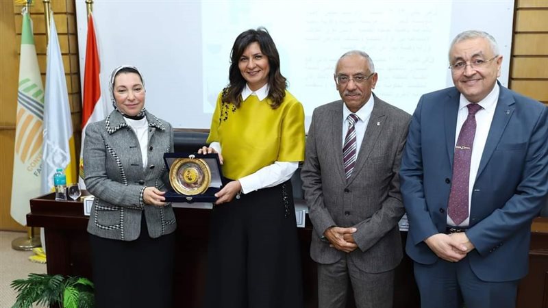 جانب من المحاضرة،
