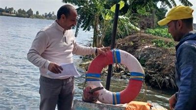 غلق وتشميع معدية بقرية كوم شريك بكوم حمادة لعدم تجديد التراخيص (صور)