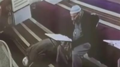 مات ساجدا وبيديه المصحف، حكاية شيخ خطف قلوب الأردنيين (فيديو)