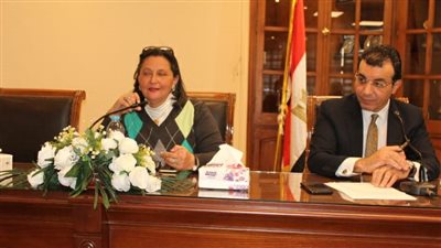 آداب عين شمس تنظم الملتقى التعريفي بالمنح والبعثات المختلفة