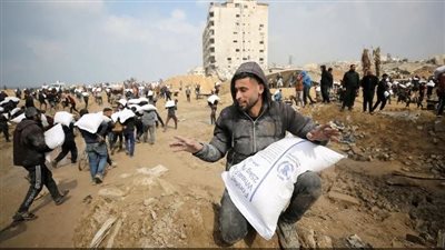 الإعلام الحكومي في غزة: العدوان أجبر 90% من سكان القطاع على مغادرة منازلهم