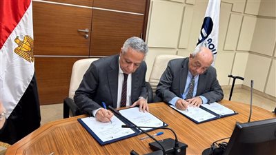 نقيب المهندسين يوقع اتفاق تعاون مع الجامعة العربية المفتوحة بمصر