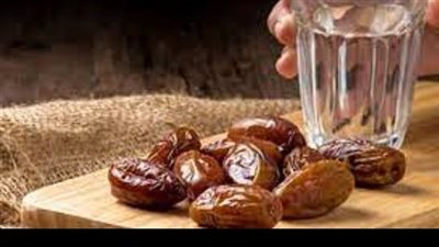 ما حكم ترك رخصة الإفطار في رمضان للصائم المسافر؟ الإفتاء تجيب