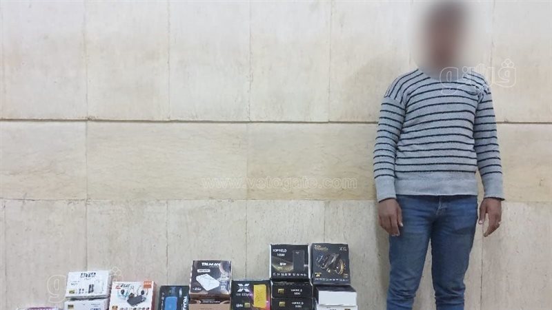 ضبط صاحبى محلين لبيع