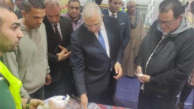 وزير الزراعة يتفقد معرض السلع الغذائية 