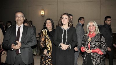 وزيرة الثقافة وسفير فرنسا بالقاهرة يشهدان عرض 