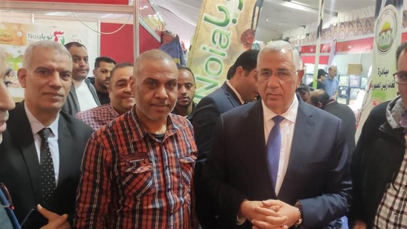 وزير الزراعة يتفقد